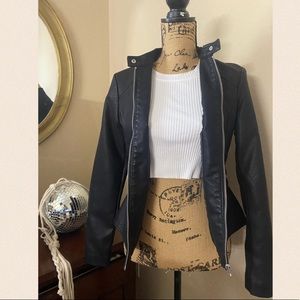 BLACK LEATHER JACKET